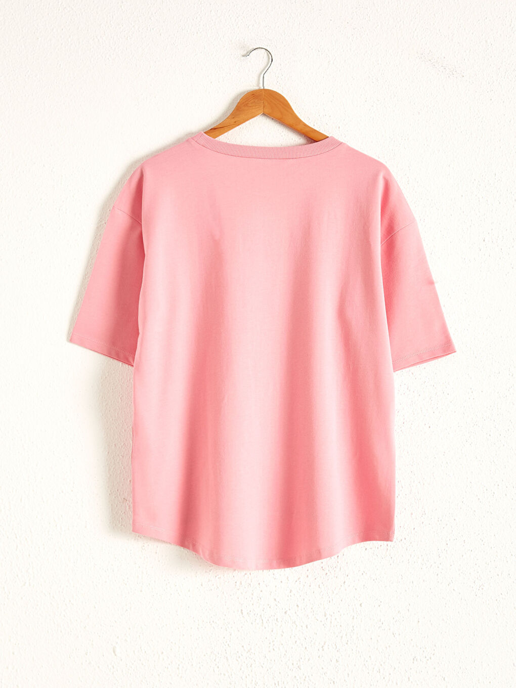 تيشيرت نسائي من نسيج سويت شيرت بأكمام قصيرة ورقبة دائرية وطبعة حروف-1