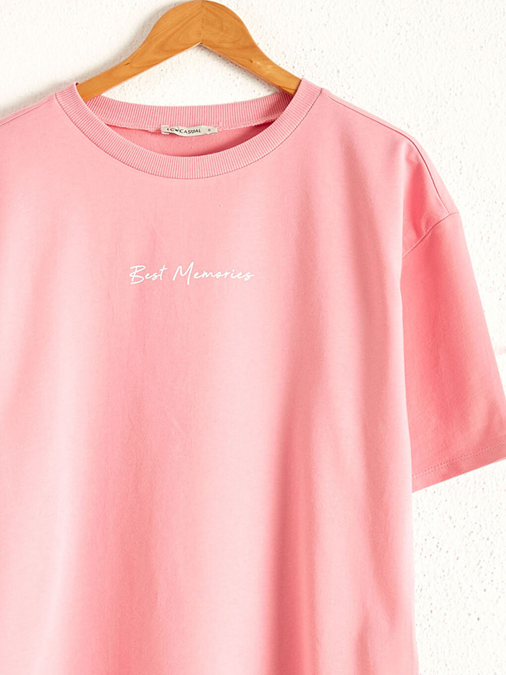 تيشيرت نسائي من نسيج سويت شيرت بأكمام قصيرة ورقبة دائرية وطبعة حروف-2