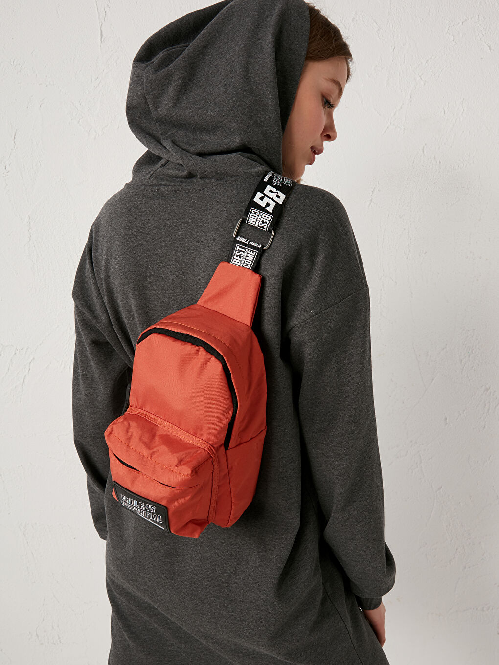 Turuncu Tek Omuz Askılı Sırt ve Göğüs Çantası-1