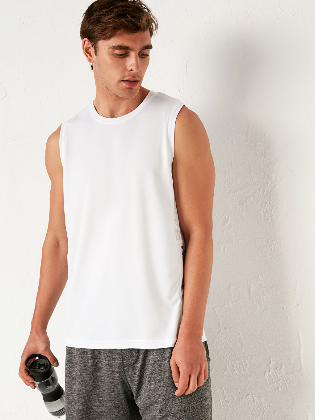 Beyaz Baskılı Bisiklet Yaka Erkek Kolsuz Tişört-2