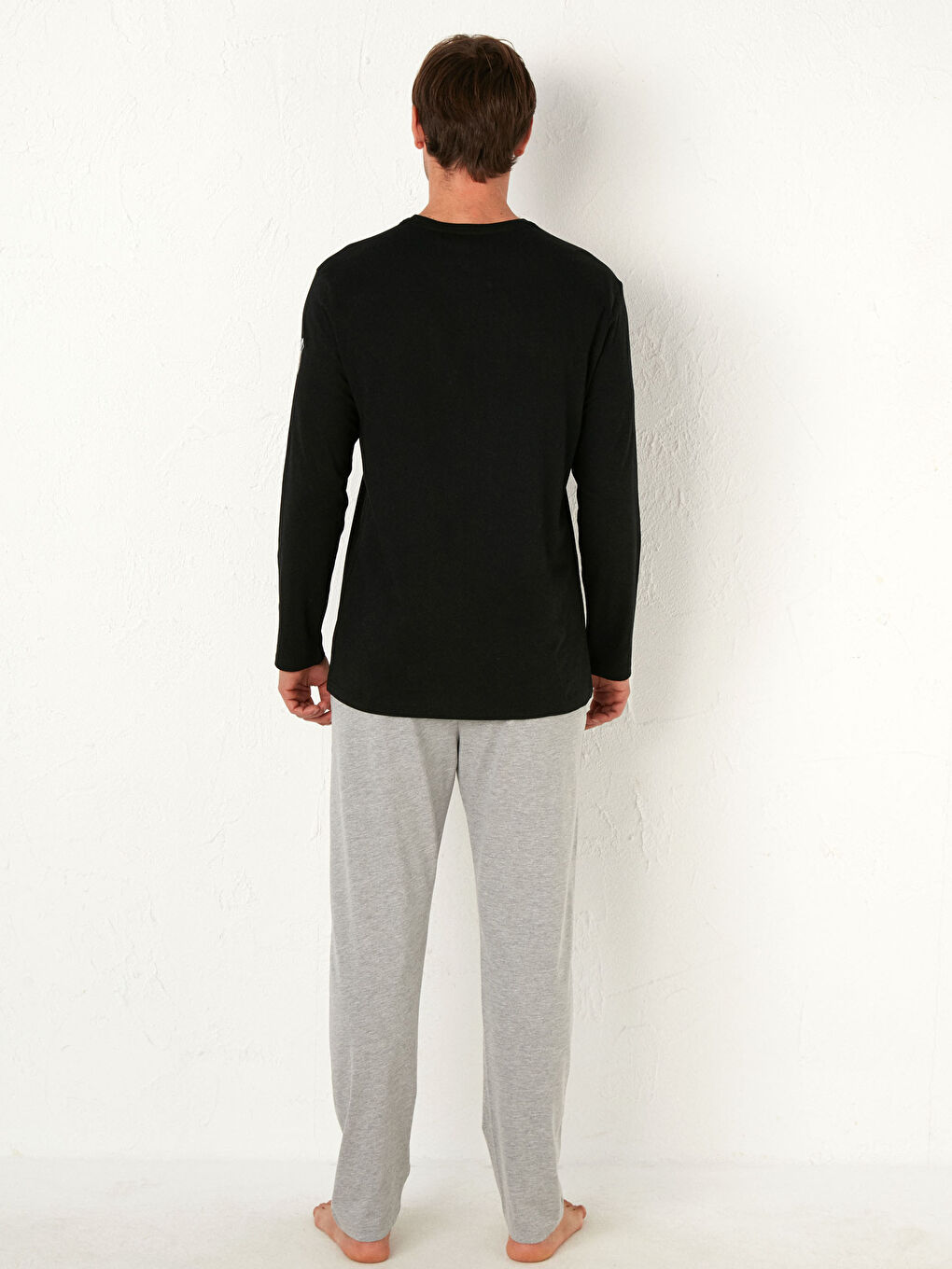 Gri Standart Kalıp Beşiktaş Baskılı Erkek Taraftar Pijama Takımı-4