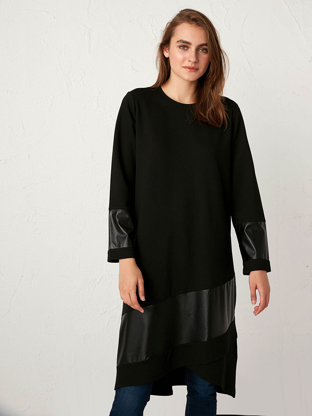 Siyah Deri Görünümlü Salaş Tunik