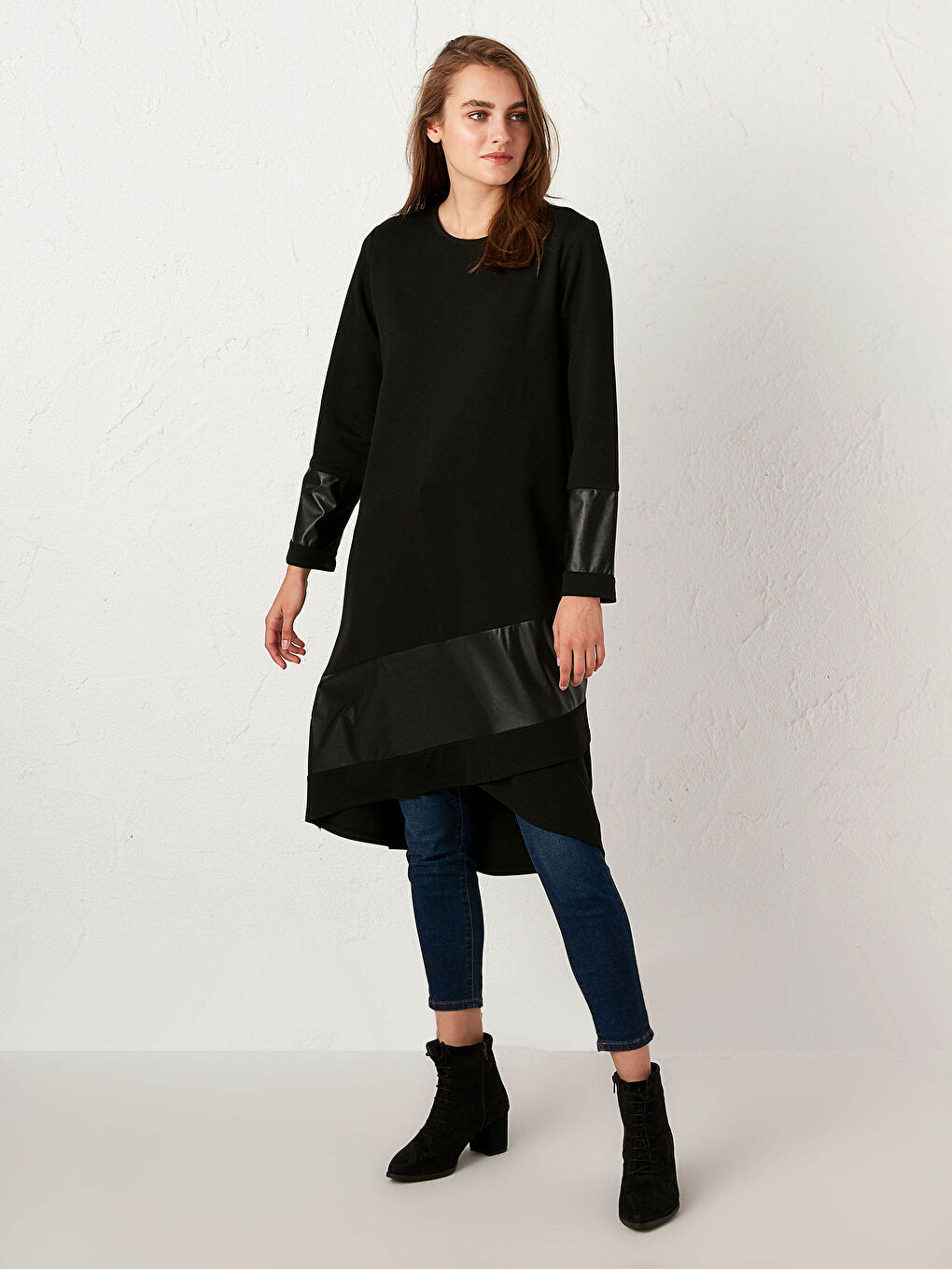 Siyah Deri Görünümlü Salaş Tunik-1