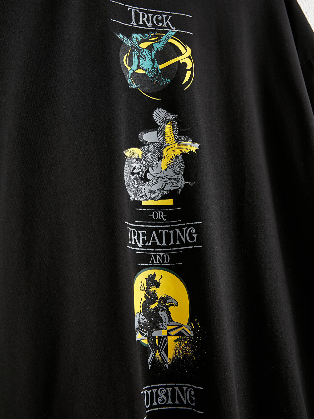 Siyah Bisiklet Yaka Baskılı Oversize Tişört-1