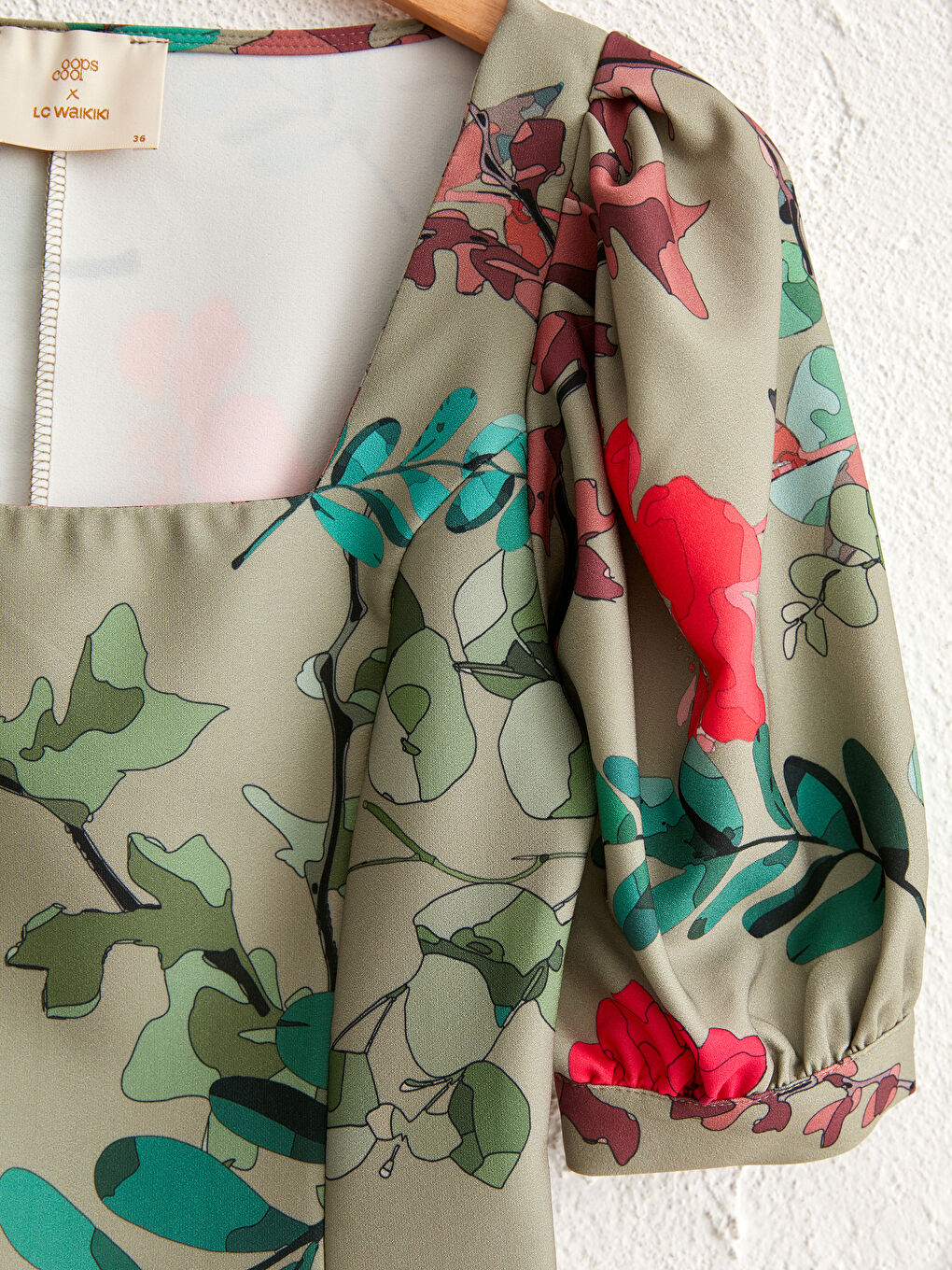 بلوزة نساء بياقة مربعة بنقشة زهري وكم بطيخي-6