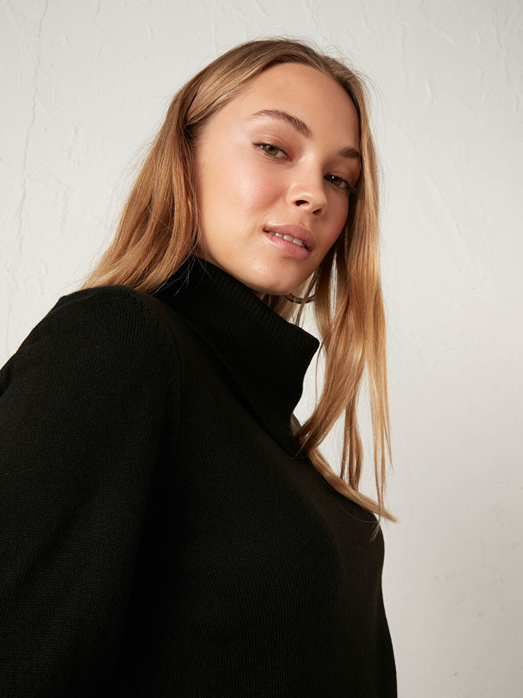 Siyah Balıkçı Yaka Düz Uzun Kollu Kadın Triko Kazak-2