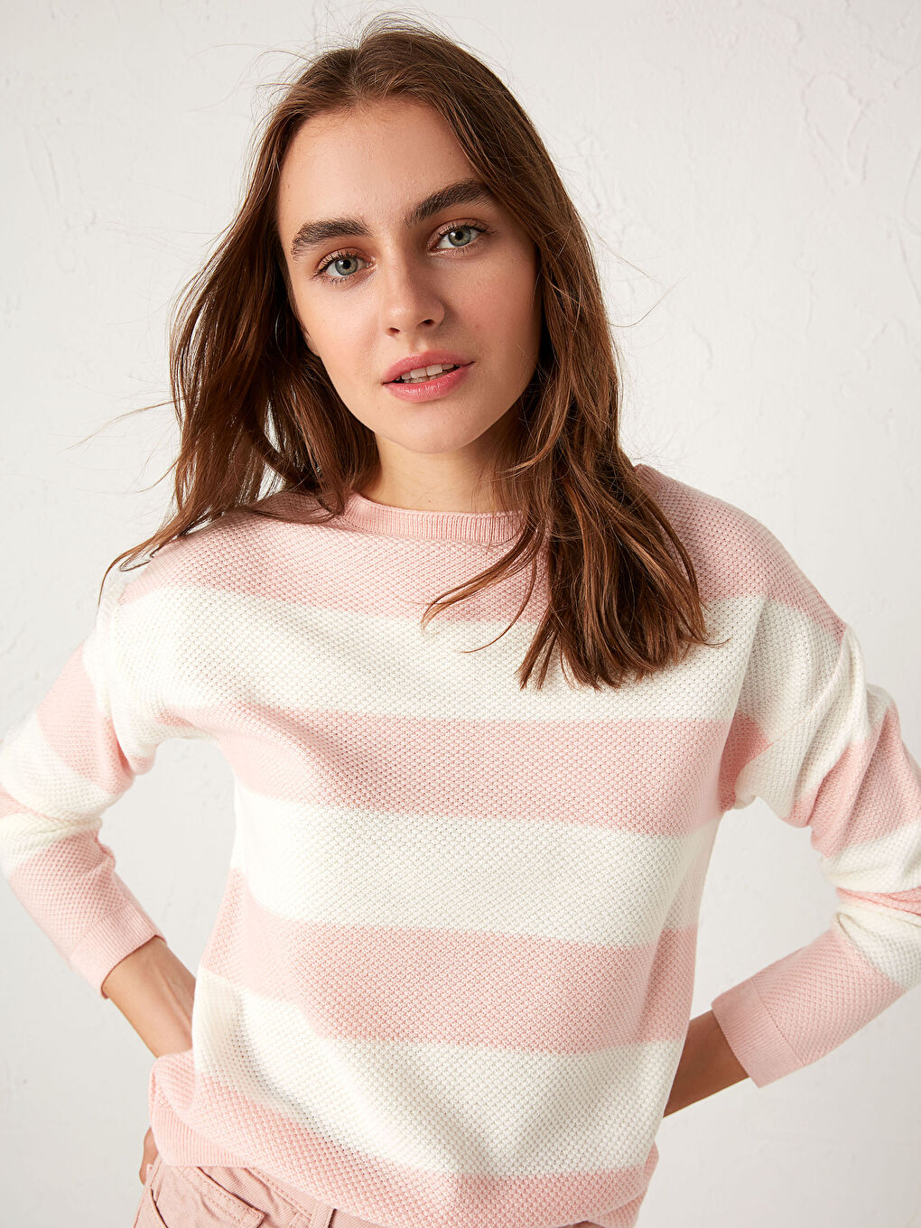 Pembe Çizgili İnce Triko Kazak-1