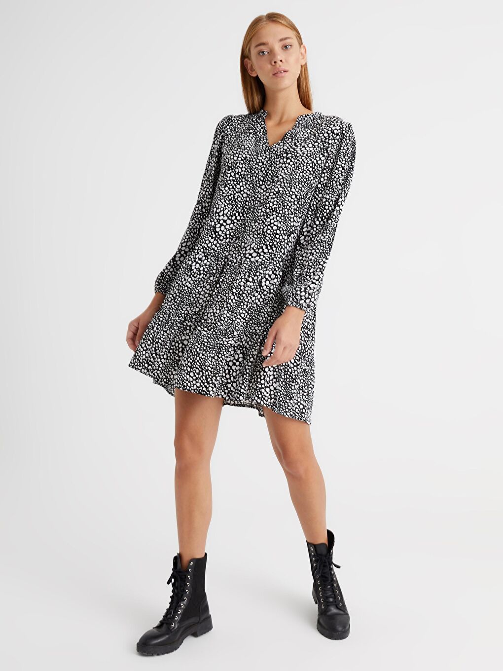 Платье из струящегося вискоза с бретелями