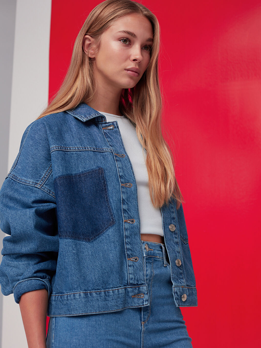 Zerrissene Jeansjacke mit Taschen-Detail-5