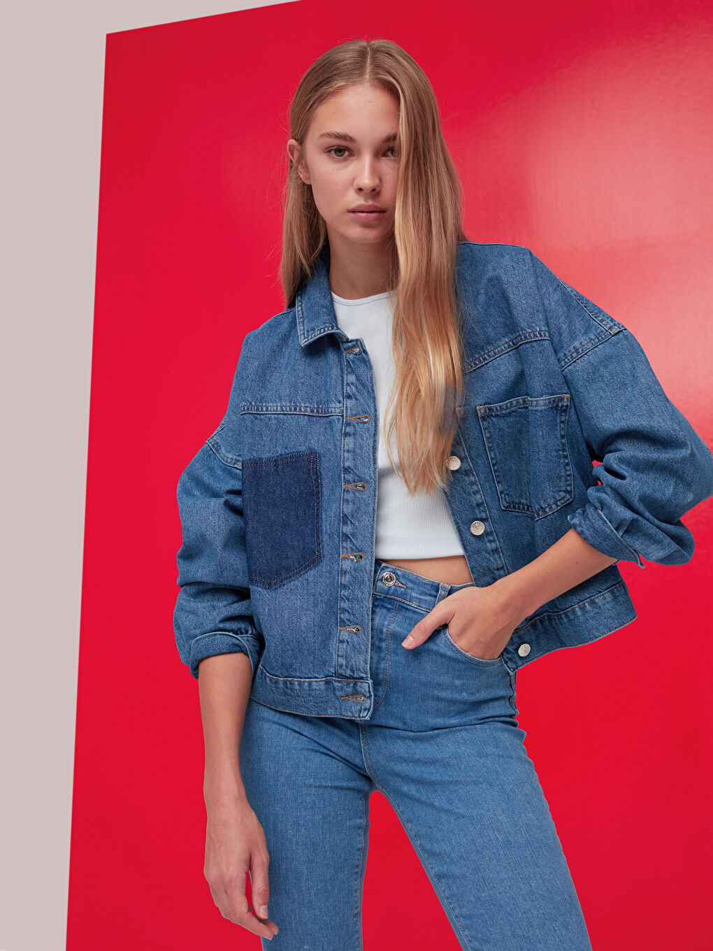 Zerrissene Jeansjacke mit Taschen-Detail-4