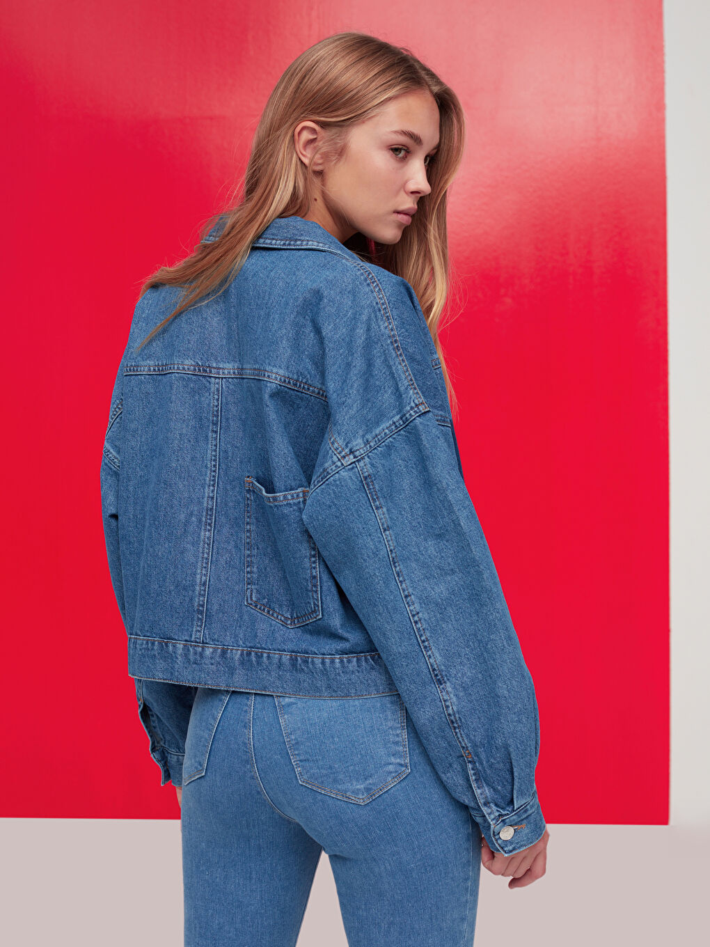 Zerrissene Jeansjacke mit Taschen-Detail-1