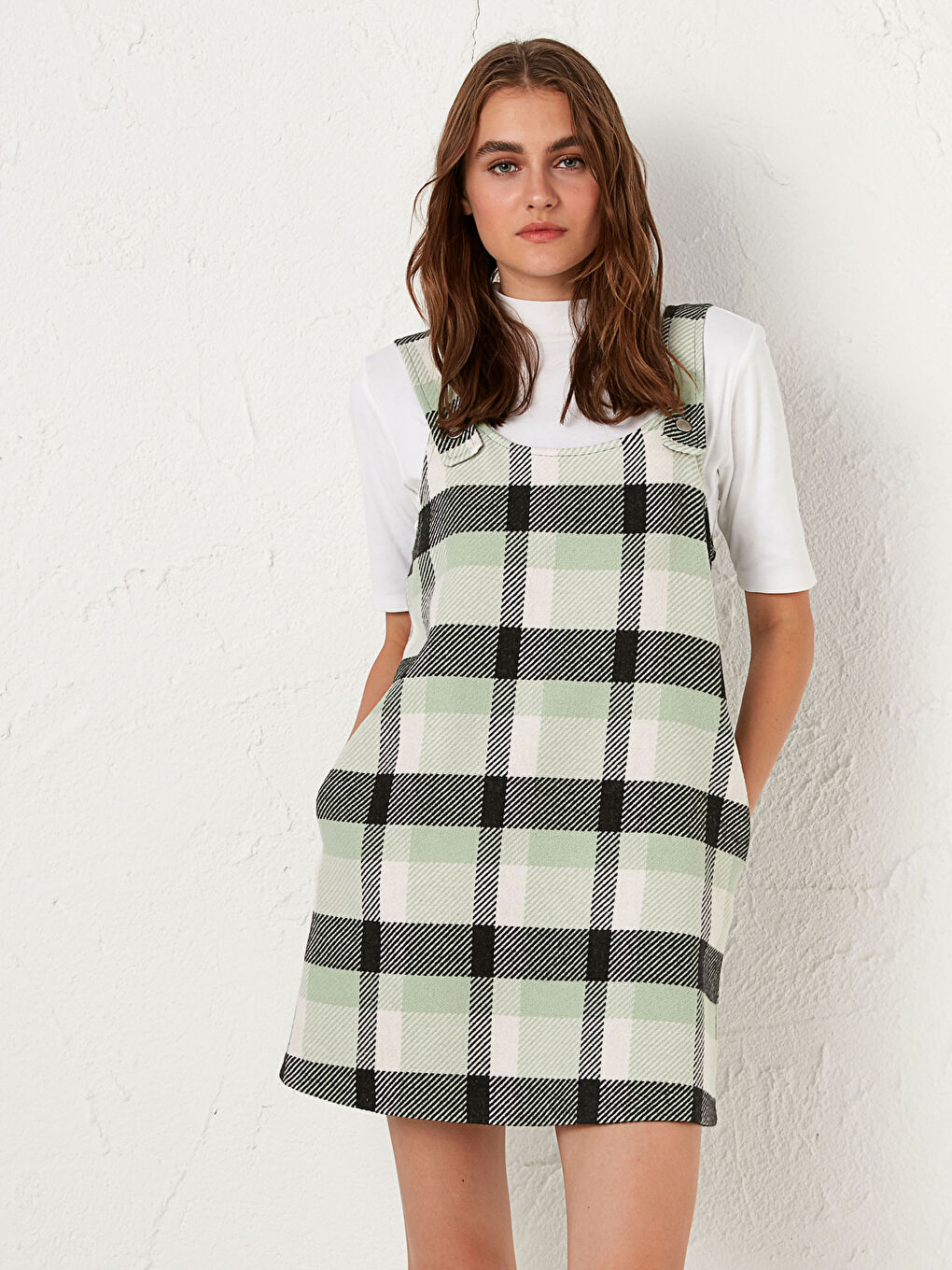 Клетчатое платье-комбинезон