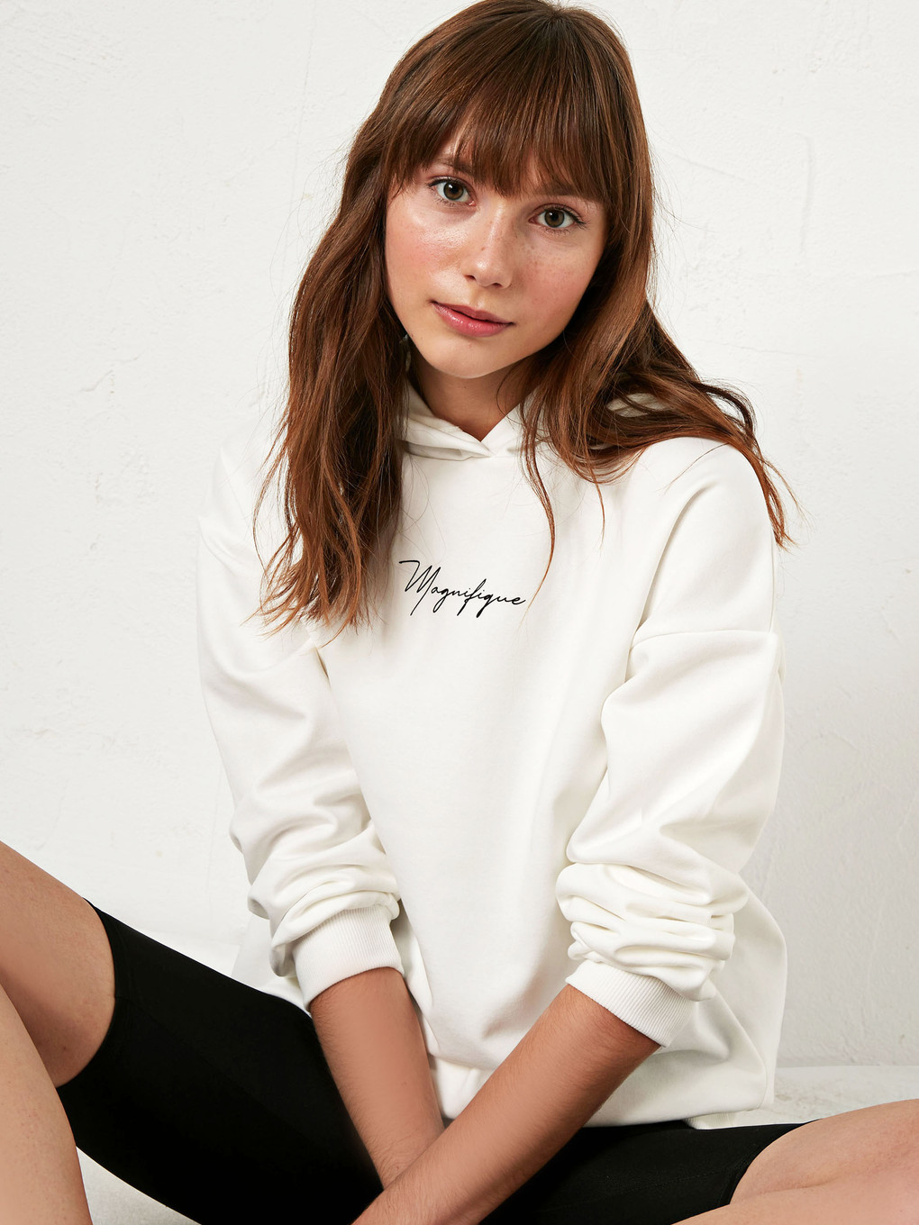 Beyaz Yazı Baskılı Pamuklu Sweatshirt-1