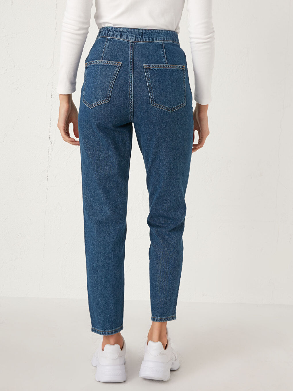 Hoch taillierte Mom Fit Damen Jeans-4