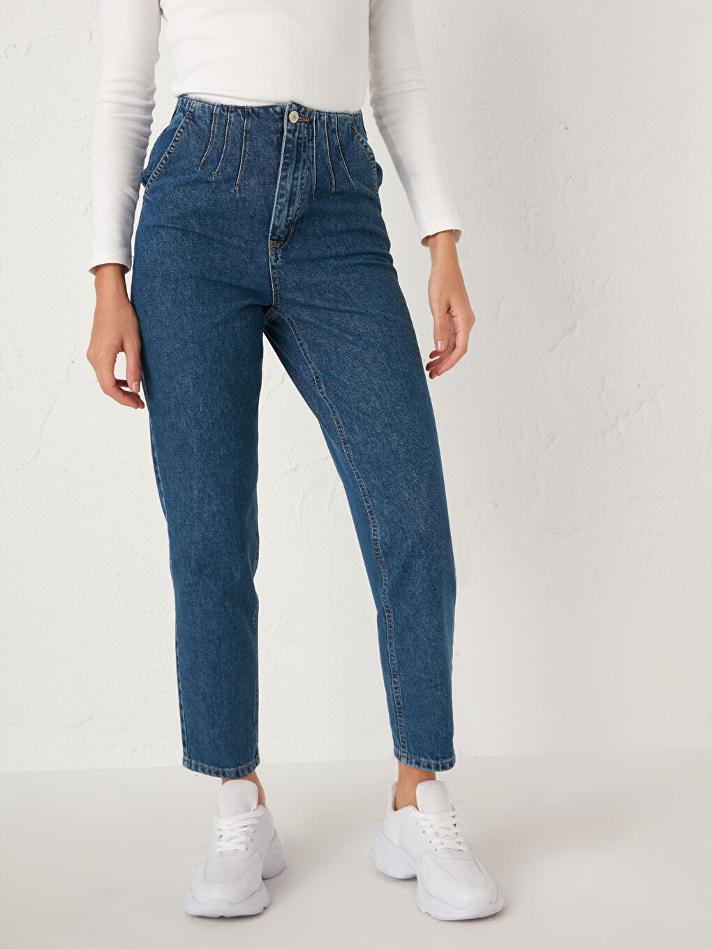 Hoch taillierte Mom Fit Damen Jeans-3