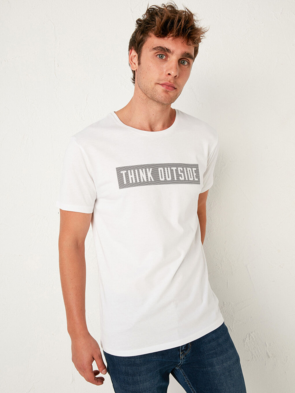 Beyaz Bisiklet Yaka Baskılı Penye Tişört