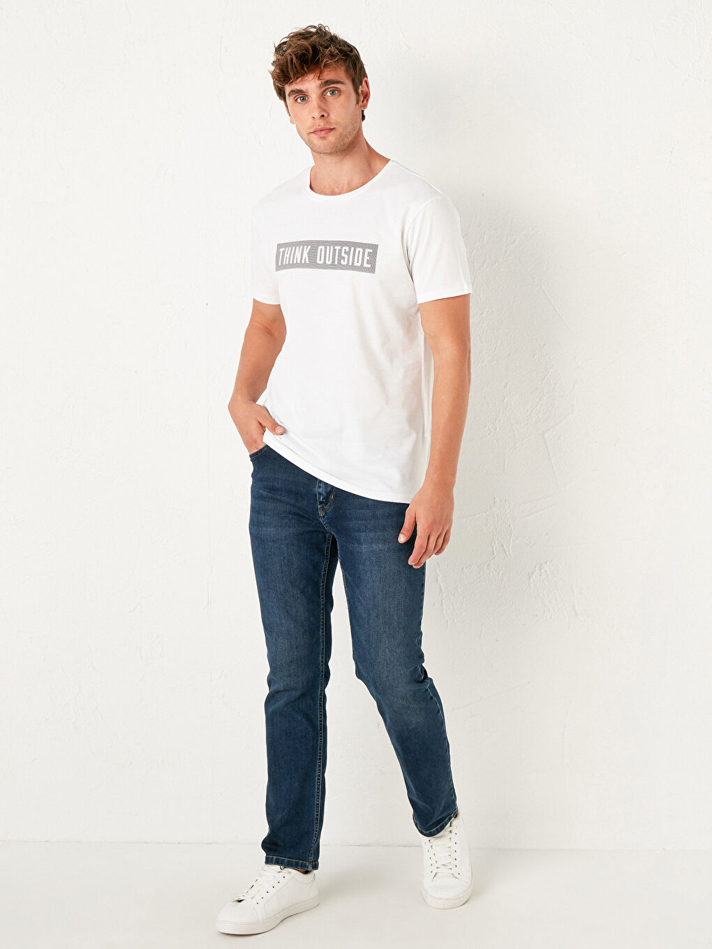 Beyaz Bisiklet Yaka Baskılı Penye Tişört-5