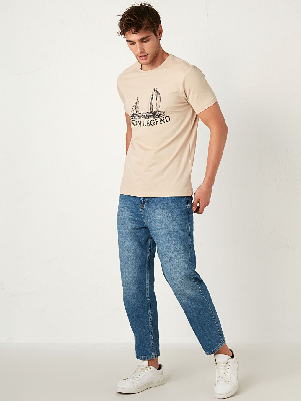 Bej Bisiklet Yaka Baskılı Penye Tişört-1