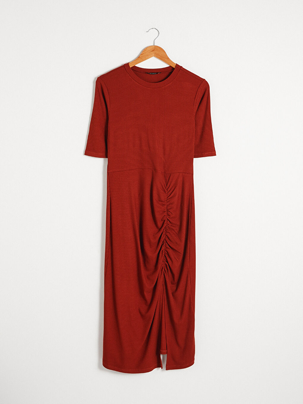 فستان للسيدات بياقة دائرية بتفاصيل كشكشة وكم قصير-5