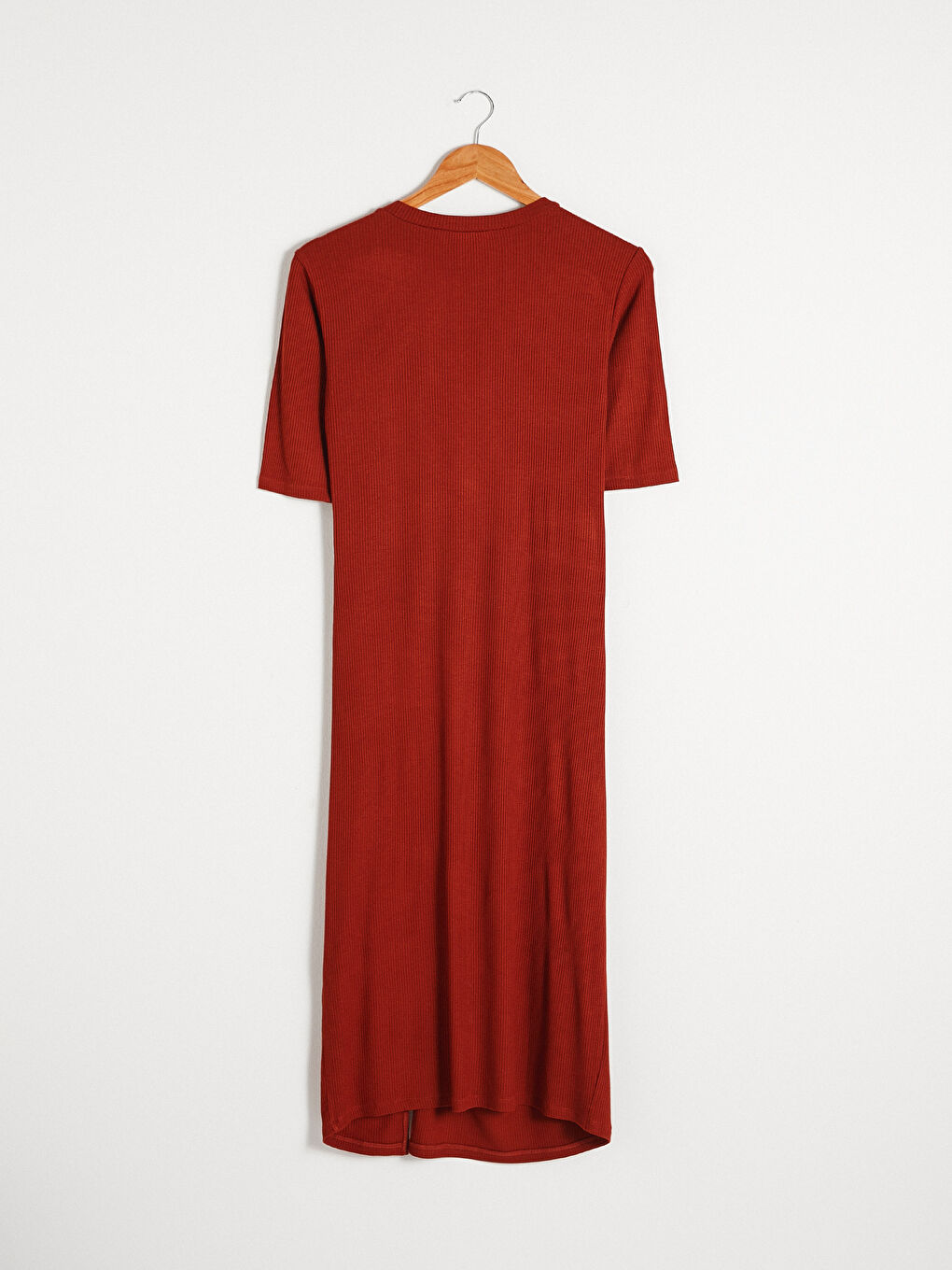 فستان للسيدات بياقة دائرية بتفاصيل كشكشة وكم قصير-6