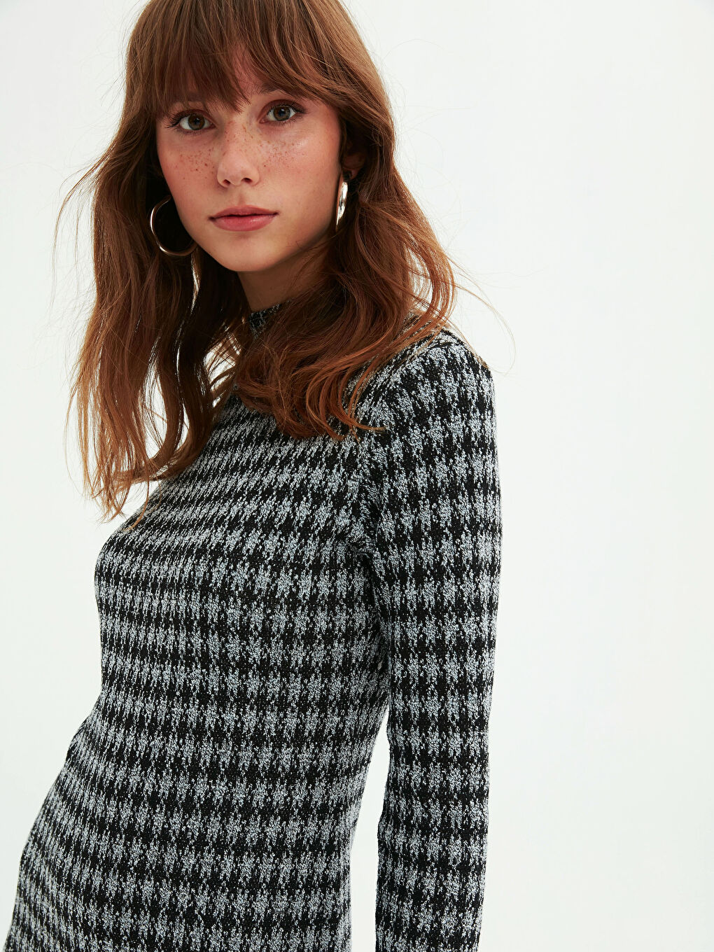 Әйелдерге арналған биік жағалы қарға аяғы принтті ұзын жең көйлек-3