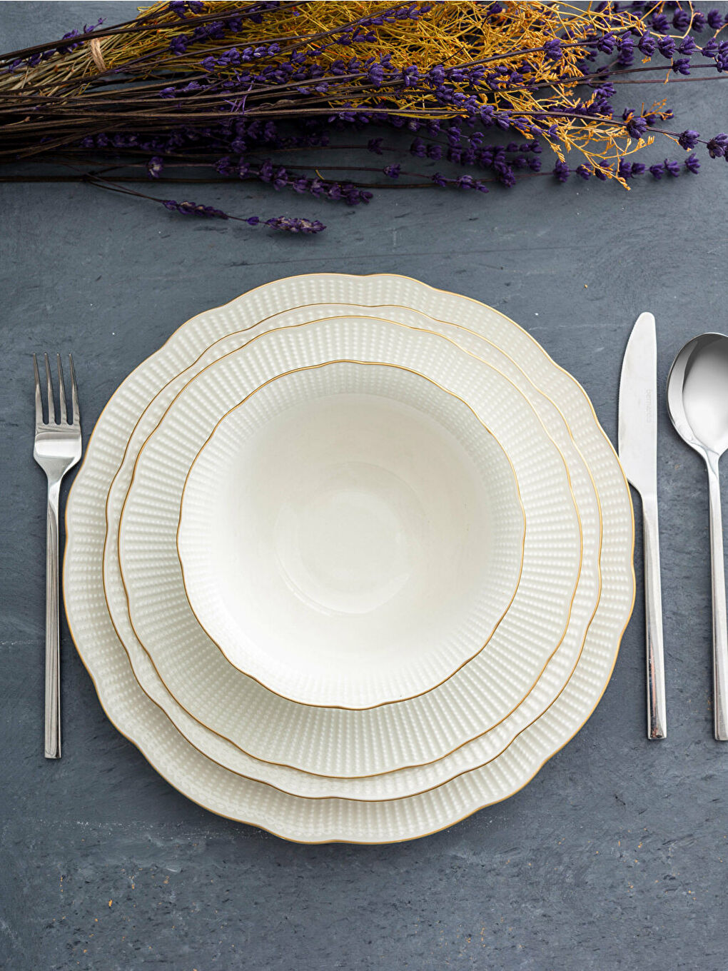 Kutahya Porcelain Dinner Set 16 pcs