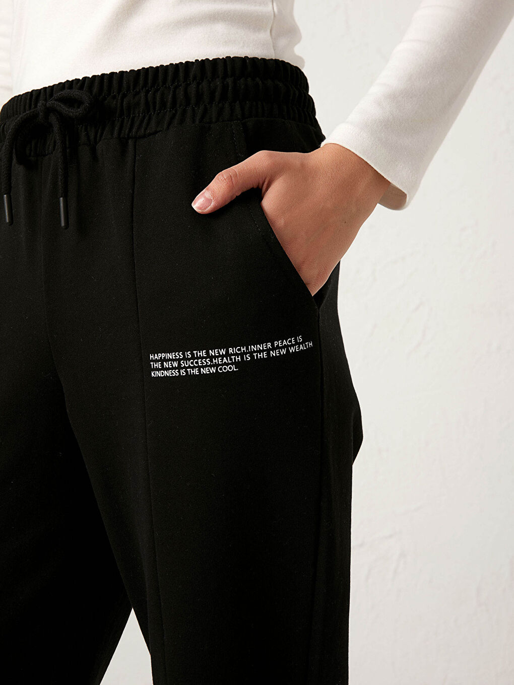 Спортивные брюки с эластичной резинкой на талии-7