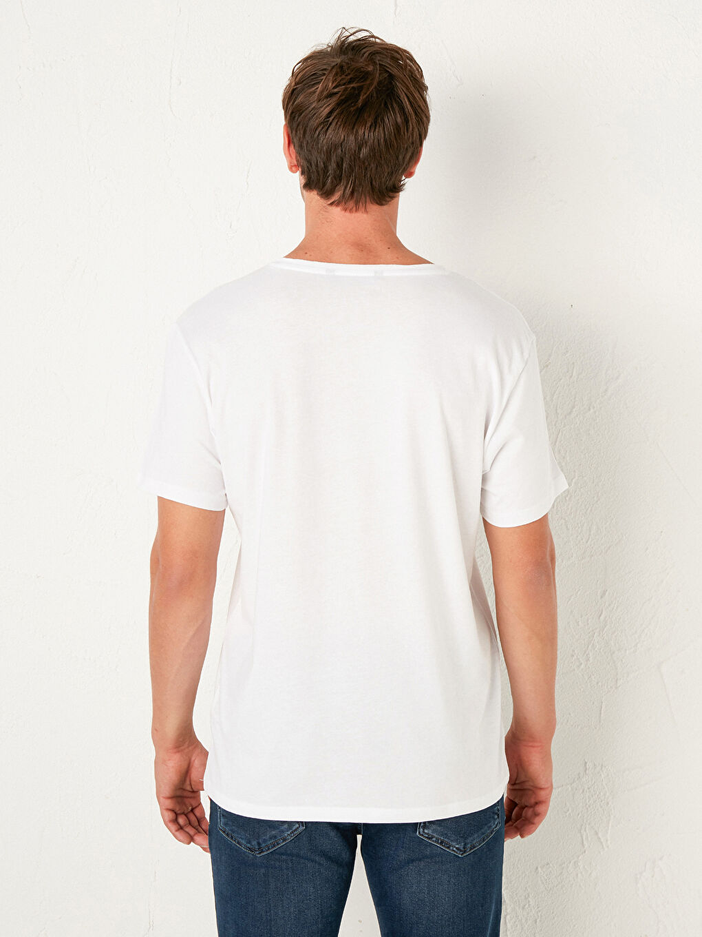 Beyaz Bisiklet Yaka Basic Penye Tişört-3