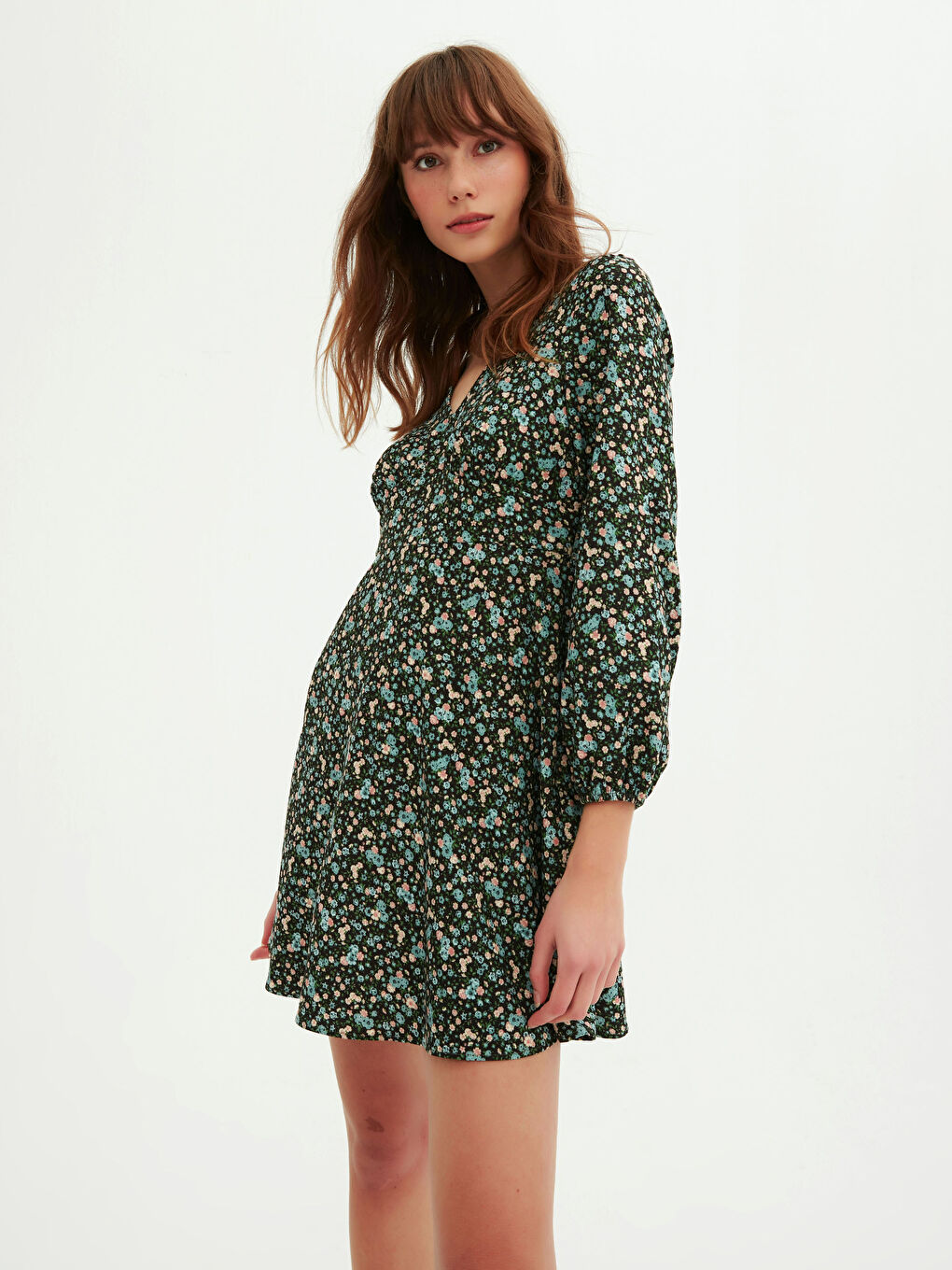 Siyah V Yaka Uzun Kollu Kadın Kloş Elbise-3