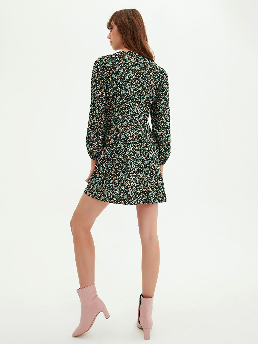 Siyah V Yaka Uzun Kollu Kadın Kloş Elbise-5