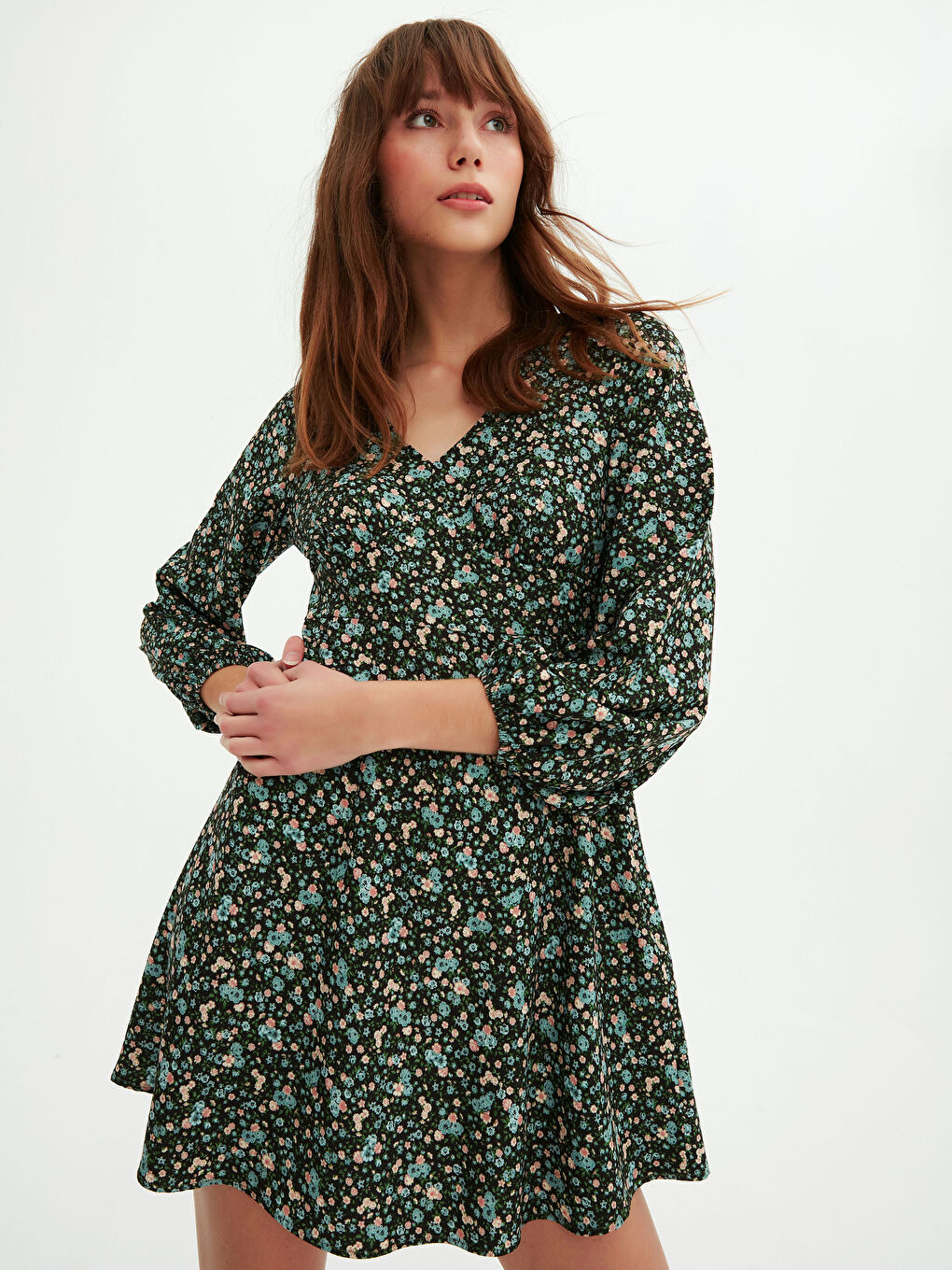 Siyah V Yaka Uzun Kollu Kadın Kloş Elbise-2