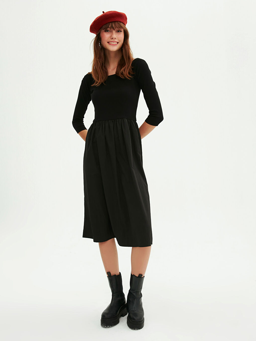 Siyah Kare Yaka Düz Uzun Kollu Kadın Elbise-1