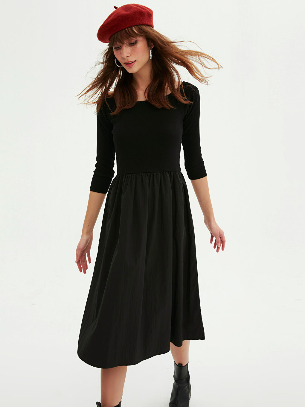 Siyah Kare Yaka Düz Uzun Kollu Kadın Elbise-2