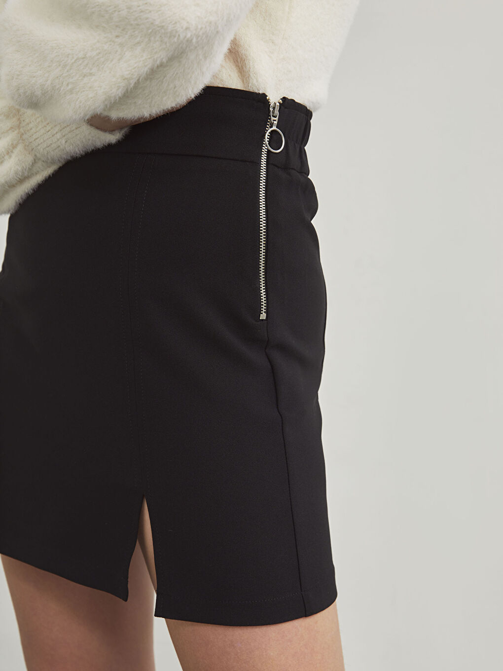 تنورة قصيرة مطاطية الخصر قابلة للتمدد-1