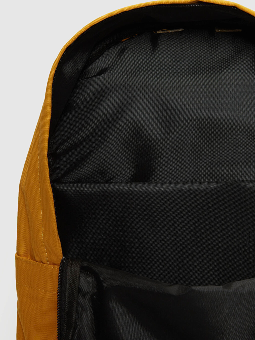 حقيبة ظهر مطبوعة بشعار-4