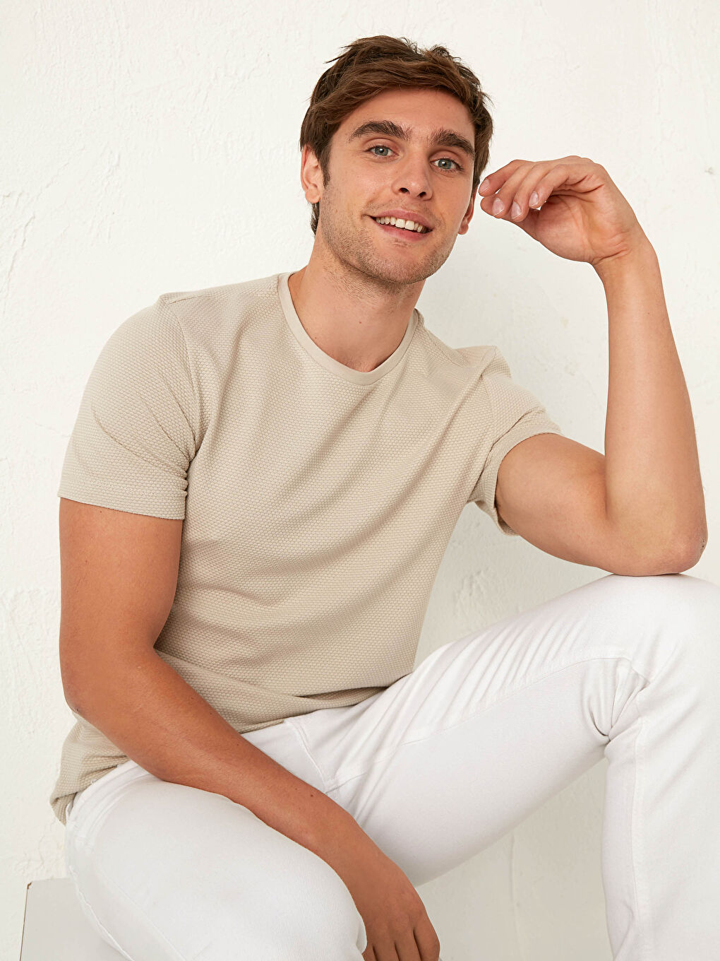 تيشيرت أساسي برقبة دائرية ونحيف القَصّة-3