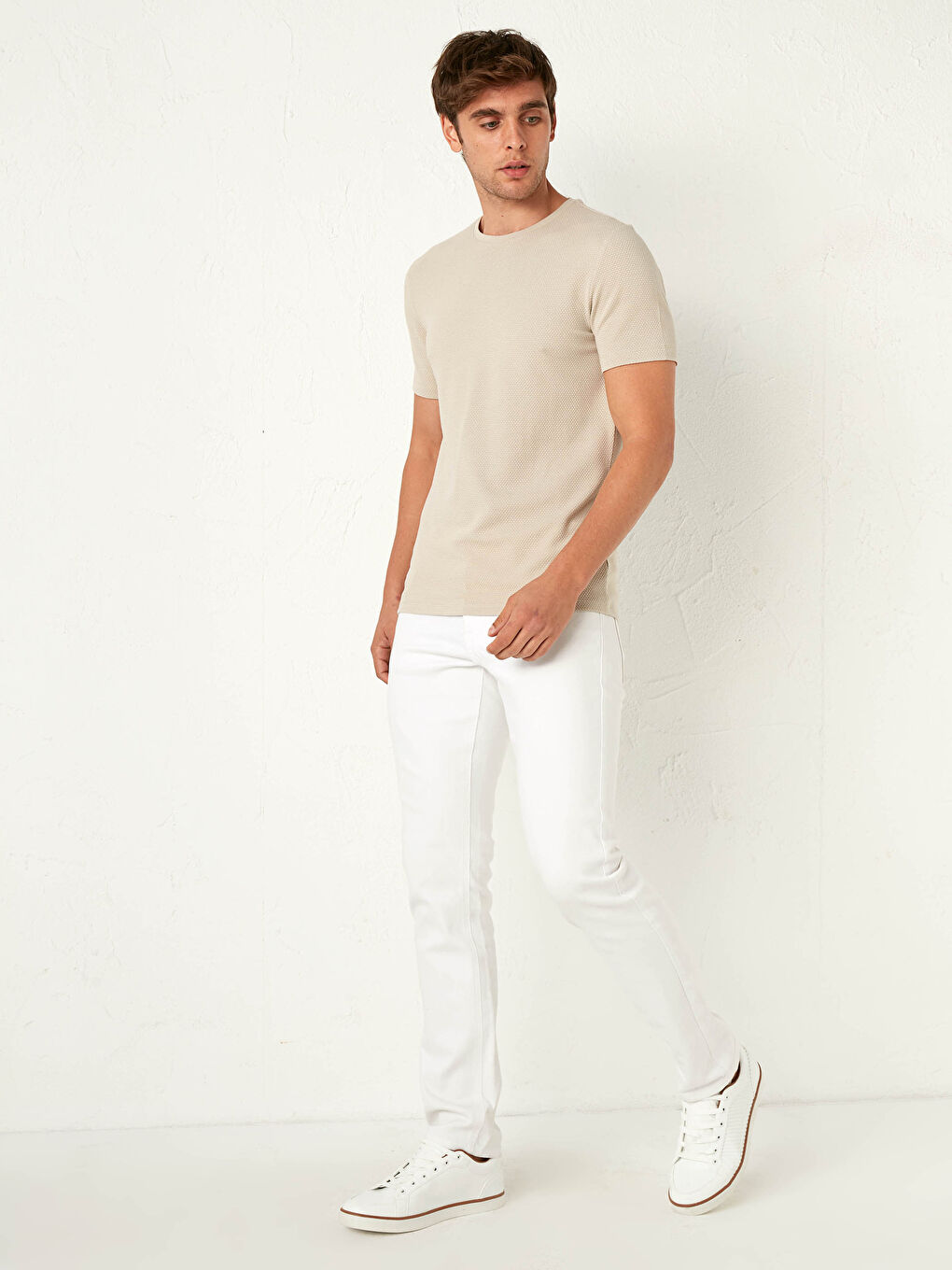 تيشيرت أساسي برقبة دائرية ونحيف القَصّة-6