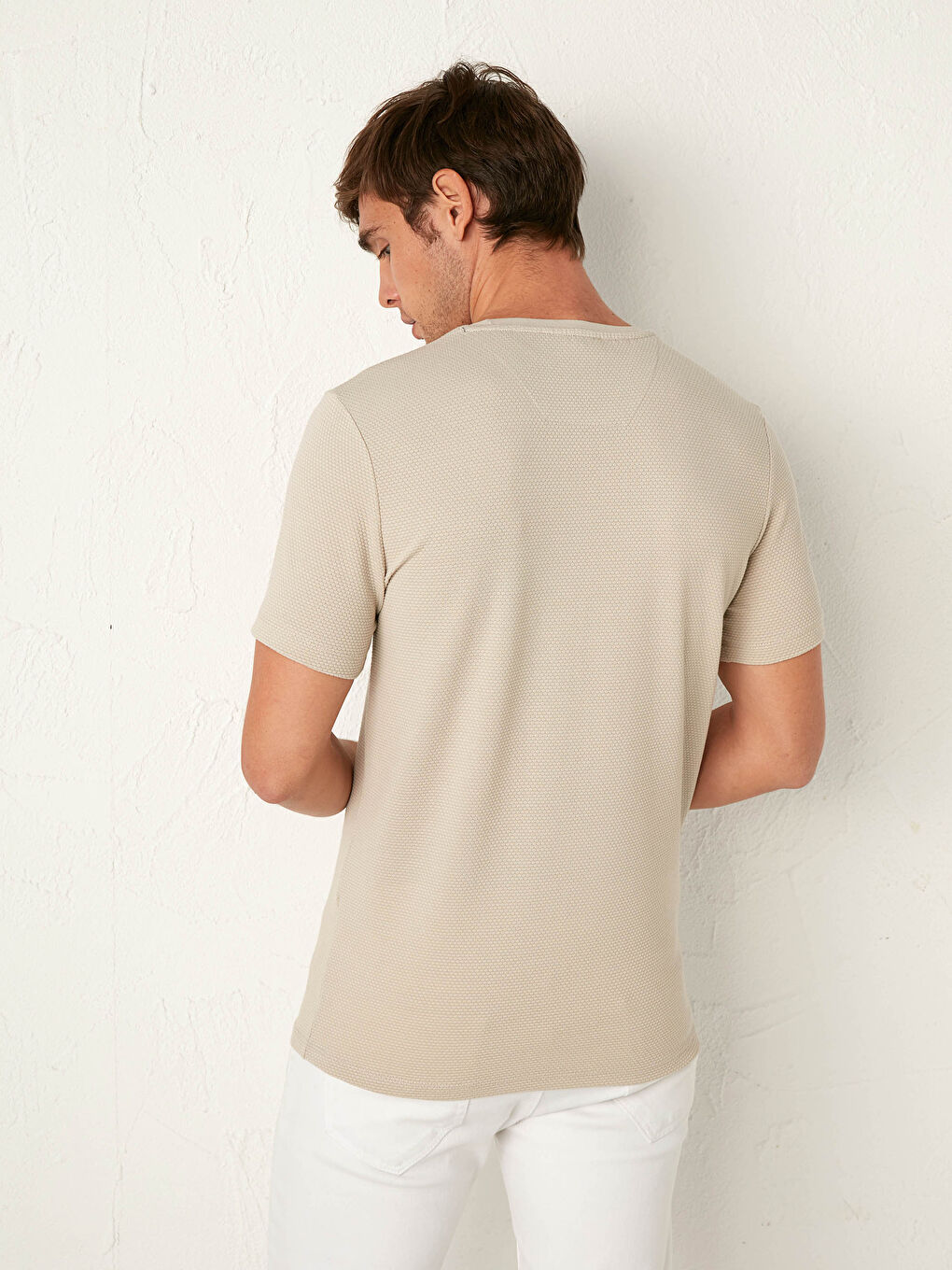 تيشيرت أساسي برقبة دائرية ونحيف القَصّة-8