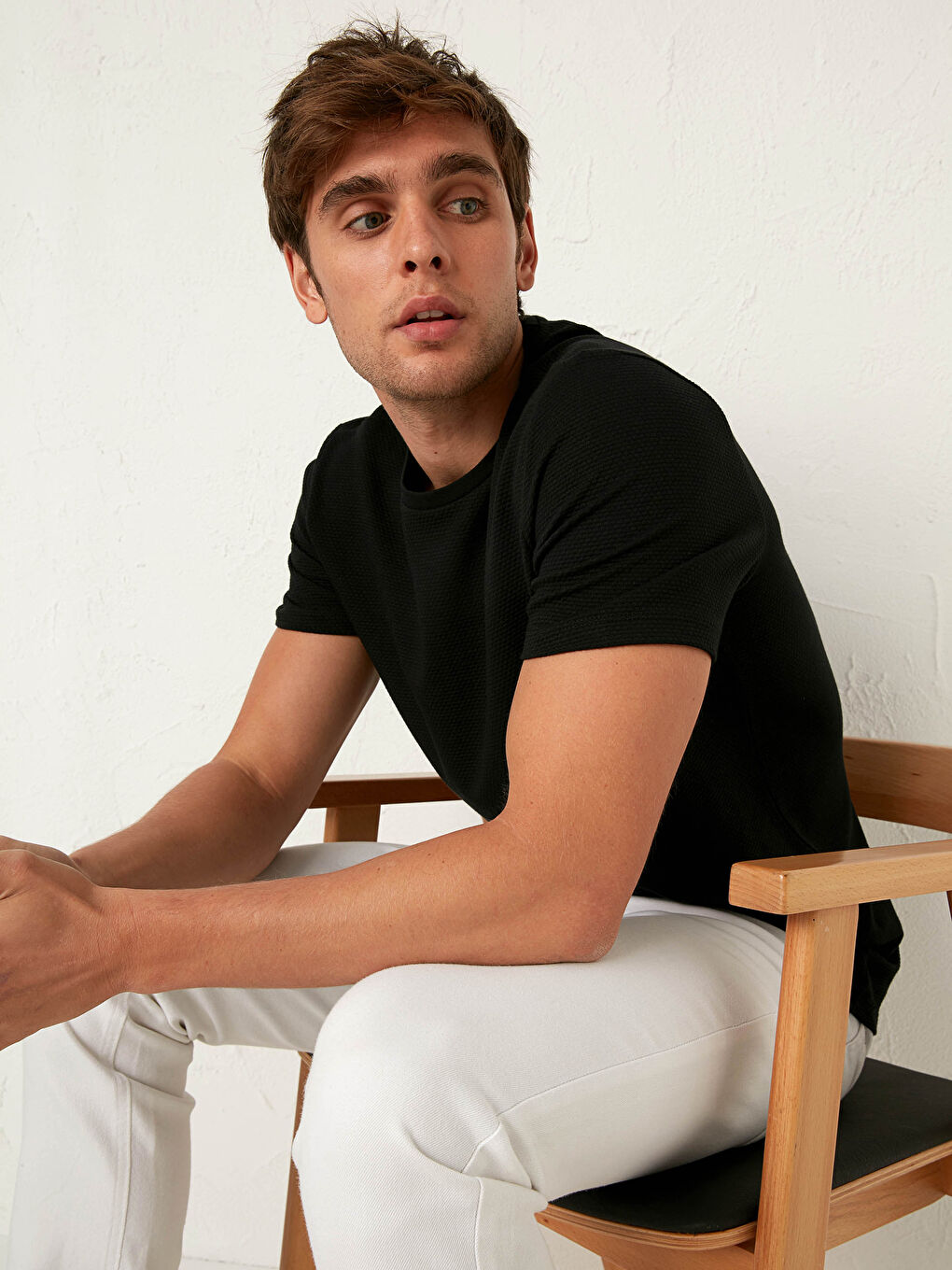 Siyah Slim Fit Bisiklet Yaka Basic Tişört-1