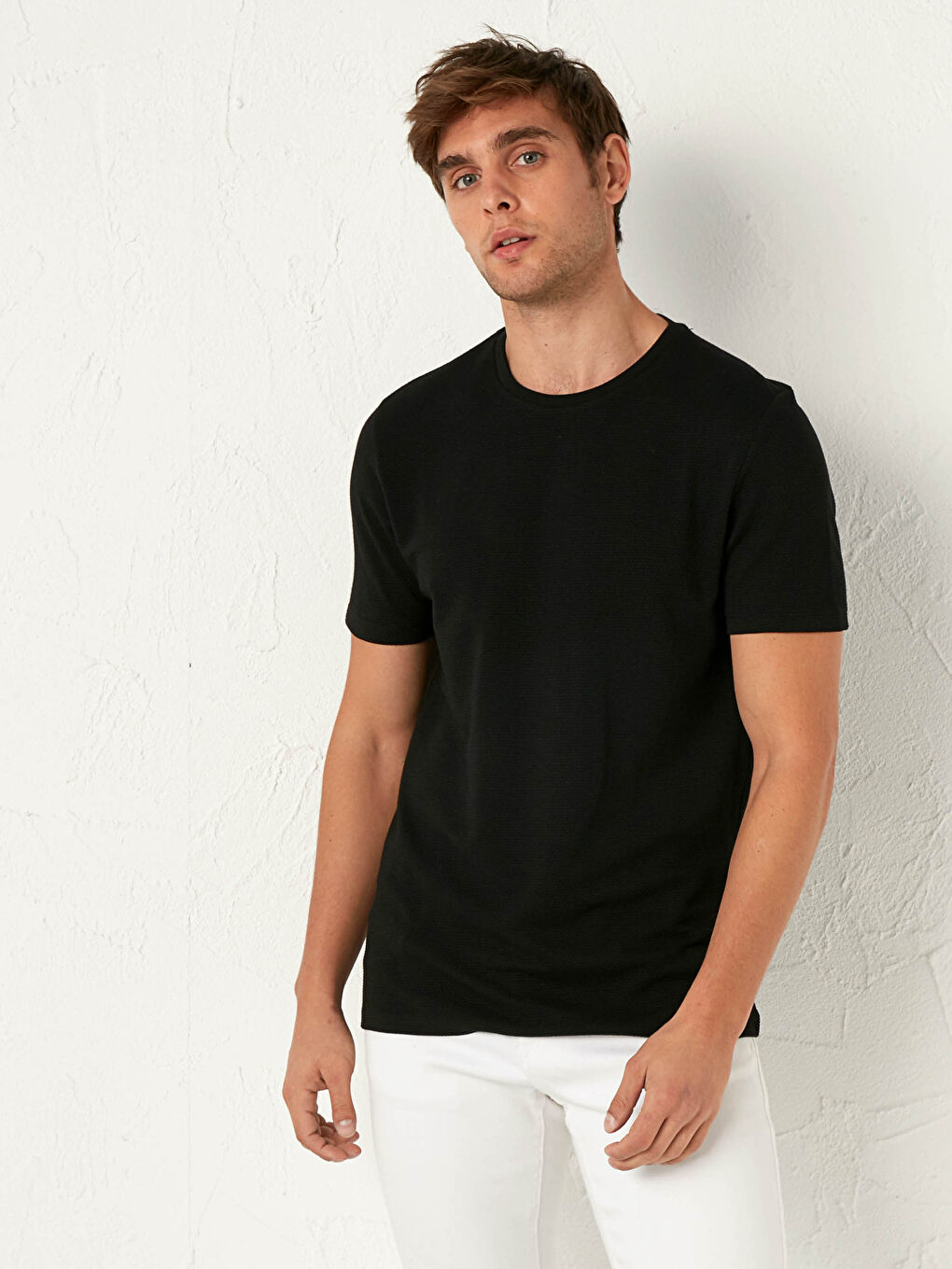 Siyah Slim Fit Bisiklet Yaka Basic Tişört-2