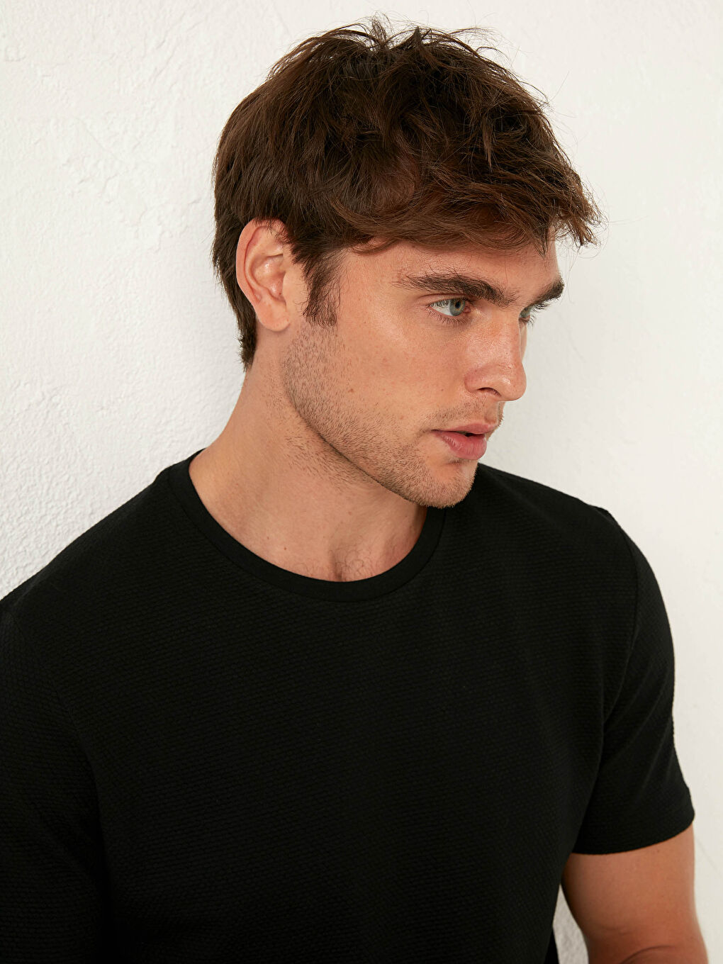 Siyah Slim Fit Bisiklet Yaka Basic Tişört-3