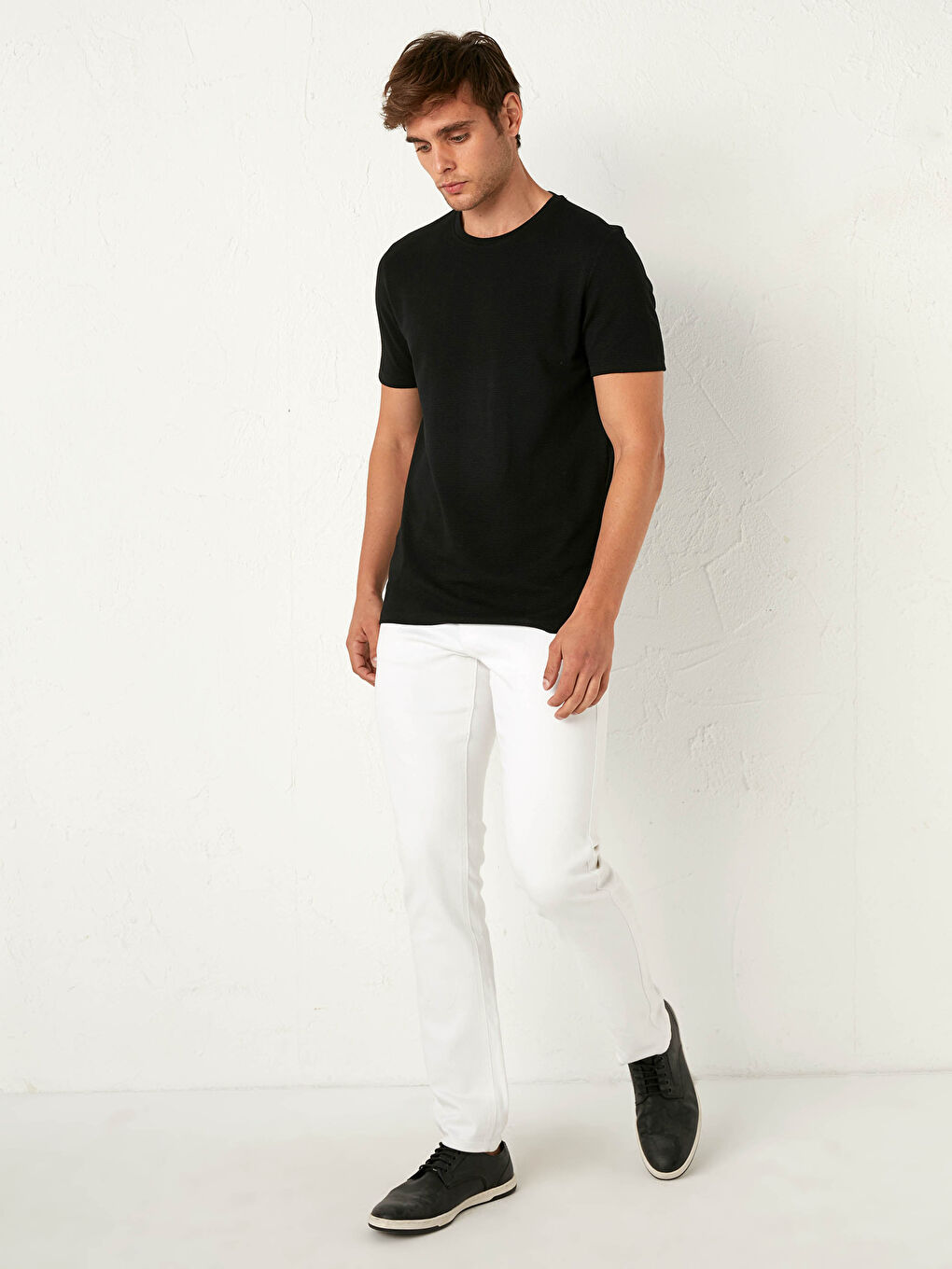 Siyah Slim Fit Bisiklet Yaka Basic Tişört-4