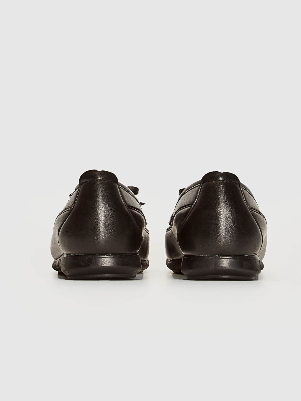 Siyah Kadın Fiyonk Detaylı Klasik Ayakkabı-4