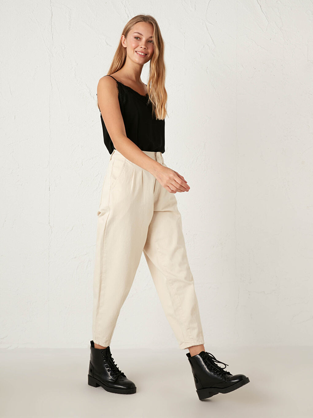 Siyah Yakası Dantelli Viskon Bluz-3