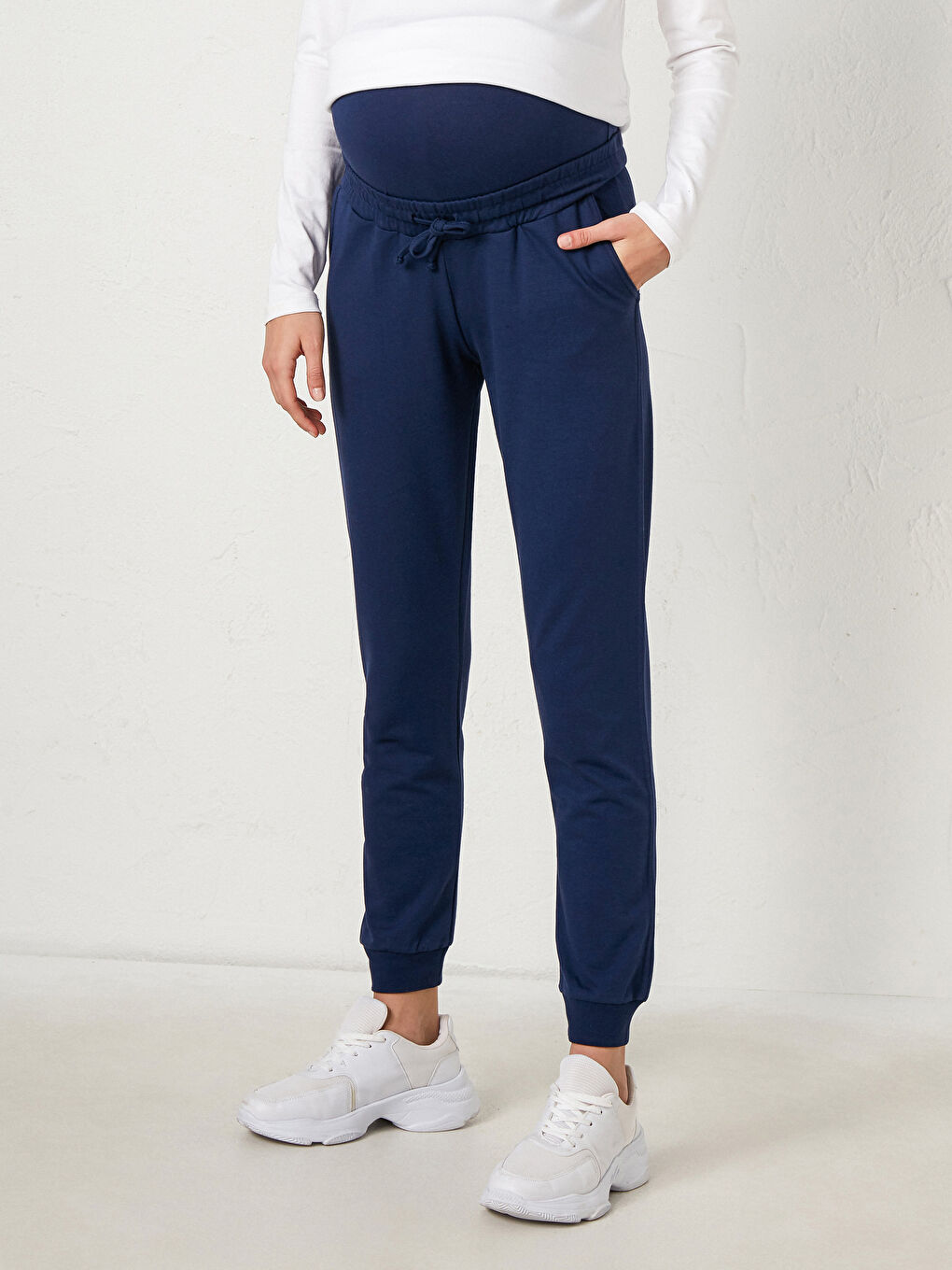 LCWAIKIKI Maternity Umstands-Jogginghose mit Bindedetail an der Taille -0WGS61Z8-HRP