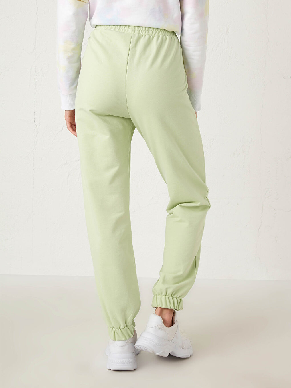 Elastic Waist Jogger Sweatpants-3