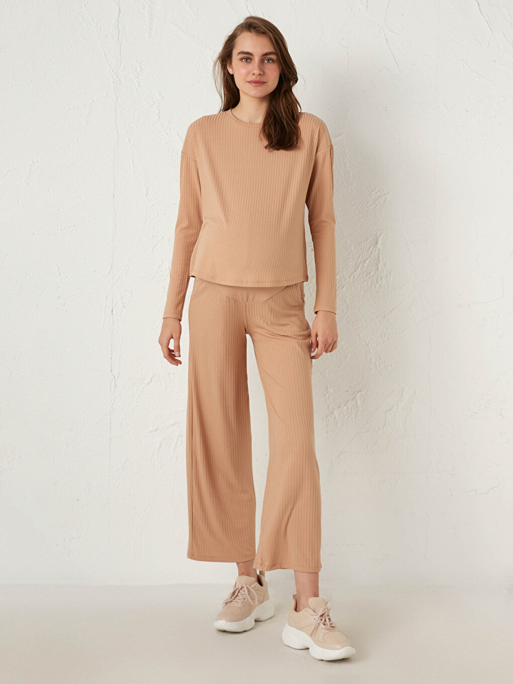 Flexible Maternity T-Shirt in Textured Fabric-2