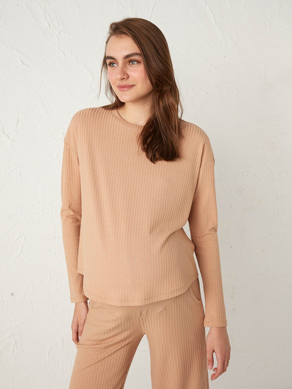 Flexible Maternity T-Shirt in Textured Fabric-1