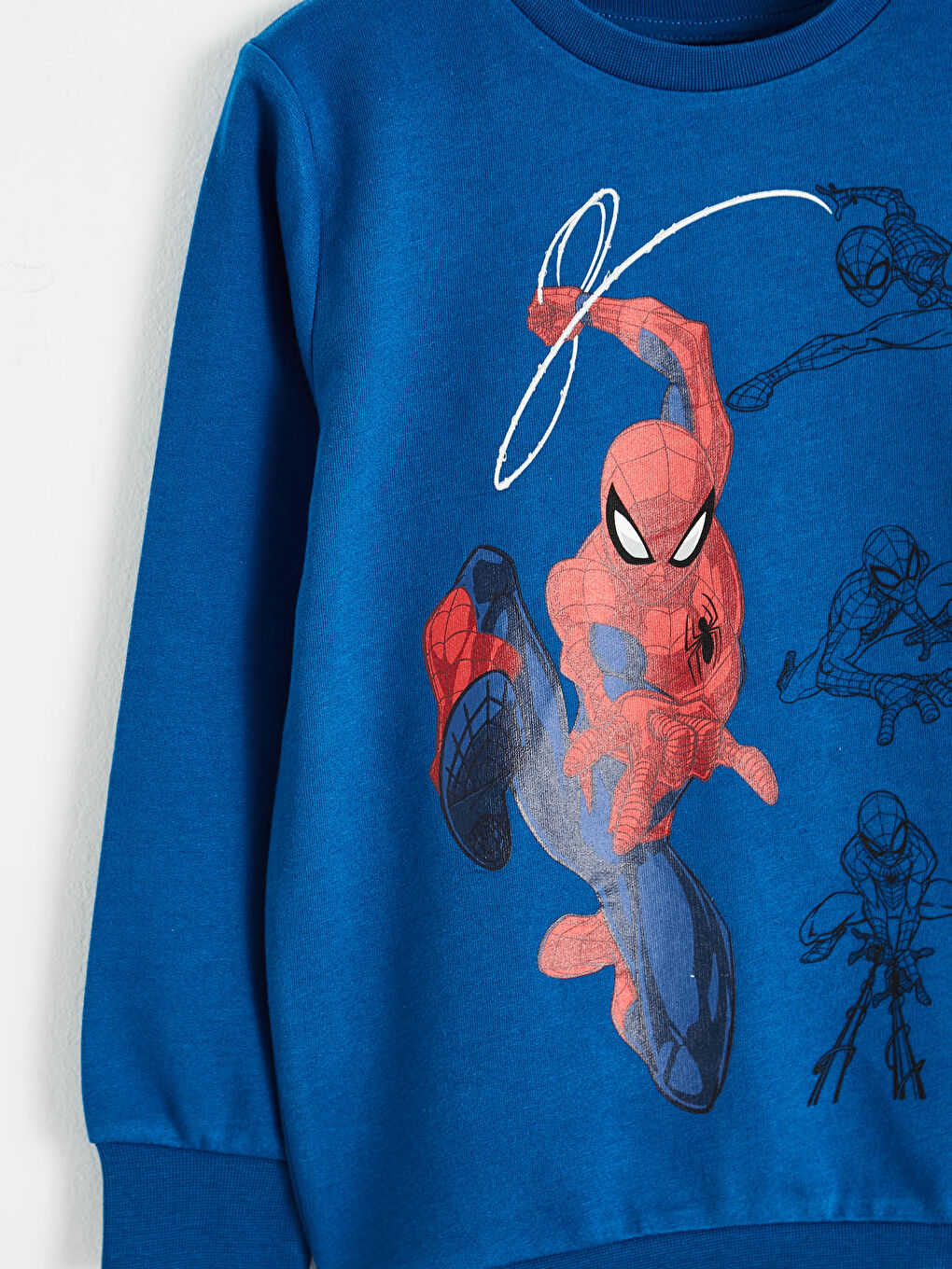 LC Waikiki Boy's Spider-Man Sweatshirt and Sweatpants -0WGV21Z4-JUF