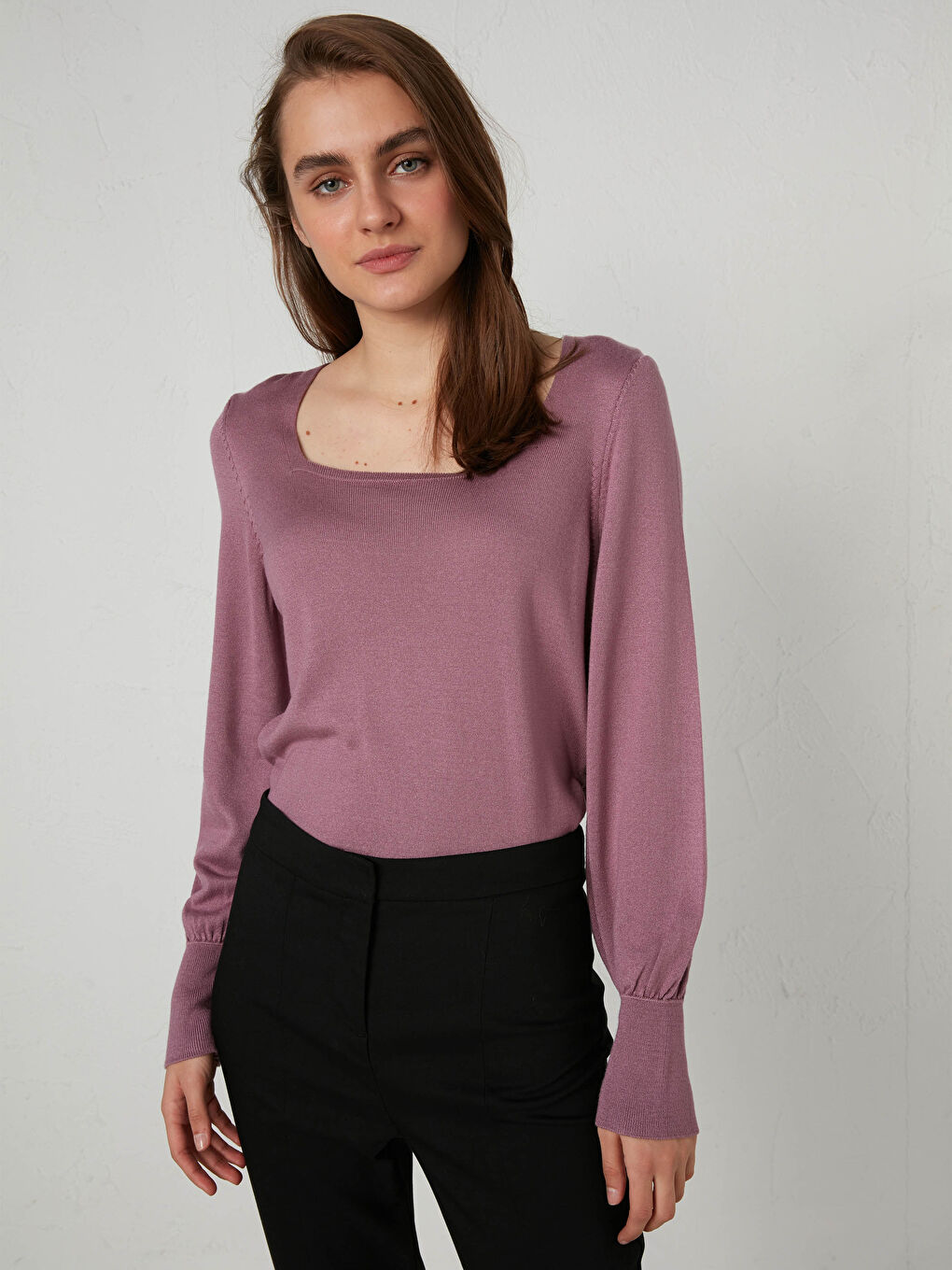 Mor Kare Yaka İnce Triko Kazak